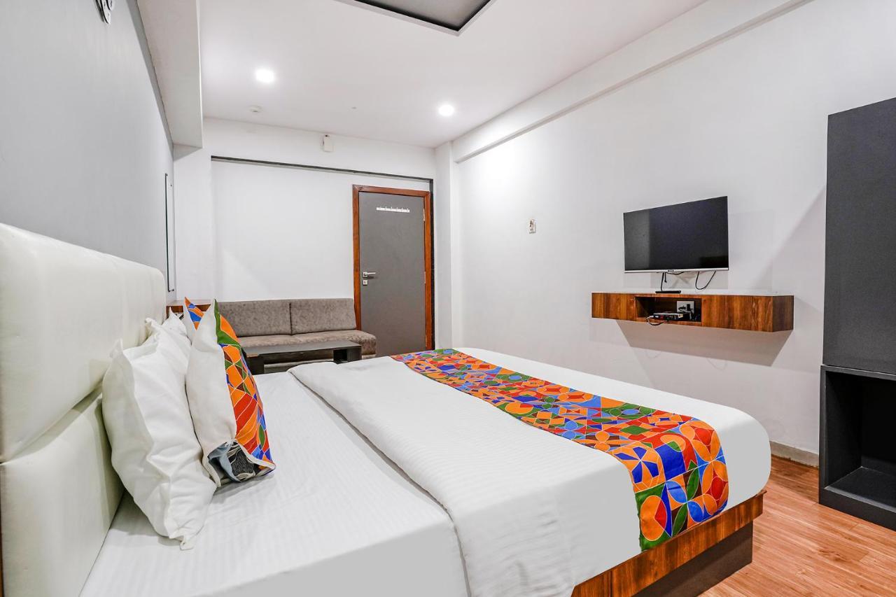Fabhotel The Valentine - Udhna Road Surat Exterior photo