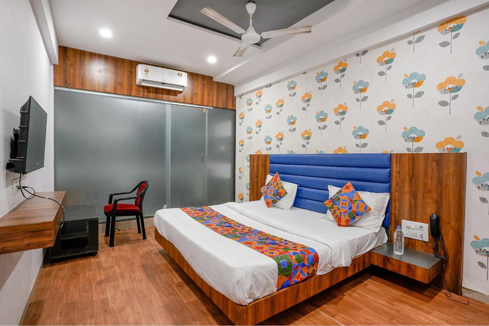 Fabhotel The Valentine - Udhna Road Surat Exterior photo
